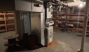 735 Park Dr, Alton, IL 62002