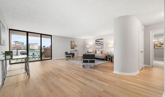 1101 S ARLINGTON RIDGE Rd 212, Arlington, VA 22202