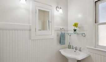1300 Regent St, Alameda, CA 94501