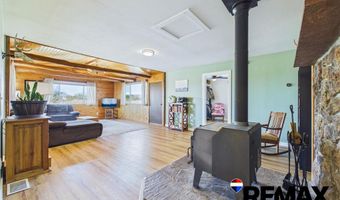 21 Sunburst Dr, Cody, WY 82414