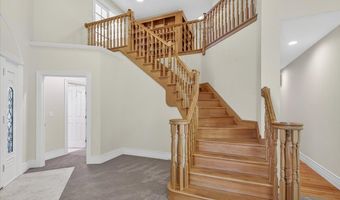 255 Scenic Dr, Ashland, OR 97520