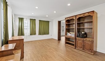 7210 Buckingham Ave, Allen Park, MI 48101
