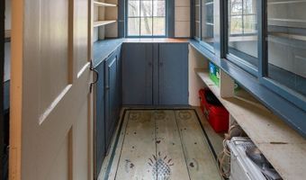 25 S Main St, Belchertown, MA 01007