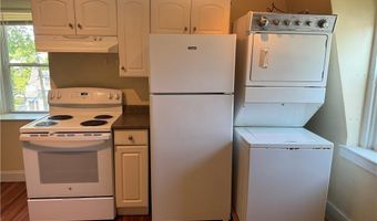 26 Ayrault St 3, Newport, RI 02840