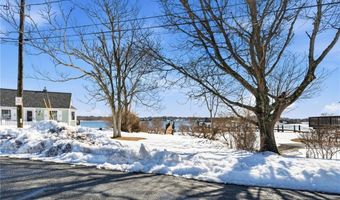 Barnacle Road, Narragansett, RI 02882