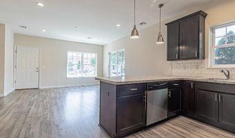 5 Robert Court St, Amityville, NY 11701