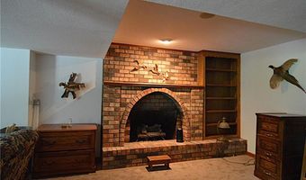 13905 Leavenworth Rd, Basehor, KS 66007