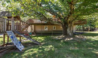 8 Dunn Rd, Airmont, NY 10952