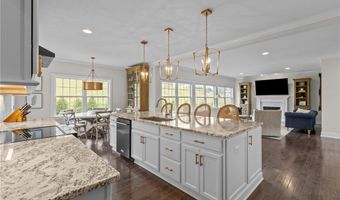 216 Hickory Ln, Adams Twp., PA 16046