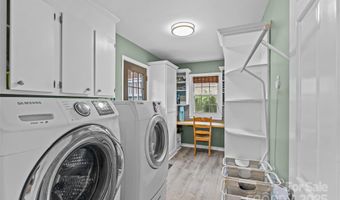 2418 Ainsdale Rd, Charlotte, NC 28226