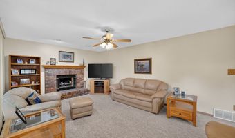 1299 Bentwood Ct, Altoona, IA 50009