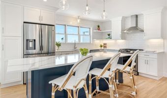 433 Wolcott Ave, Middletown, RI 02842