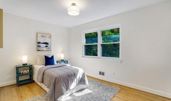 2420 N TAYLOR St, Arlington, VA 22207