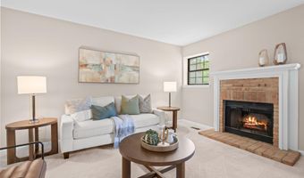 2250 Rivenoak Ct, Ann Arbor, MI 48103
