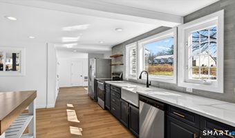 56 West St, Bolton, CT 06043
