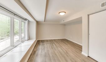 8806 FOX HILLS Trl, Potomac, MD 20854