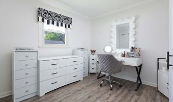 28 BIRCH St, Beachwood, NJ 08722