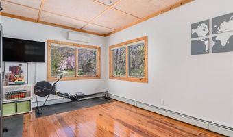 85 Gondola Ave, Jamestown, RI 02835
