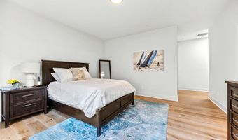 90 E LAKE Dr, Annapolis, MD 21403