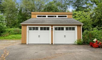 7 Tamarack Dr, Clinton, CT 06413