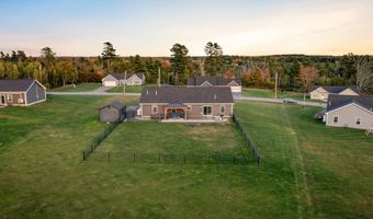 40 Knoll Crest Dr, Bangor, ME 04401