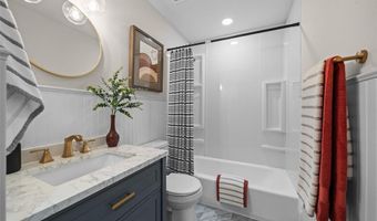 378 Palermo Dr, Ballwin, MO 63021