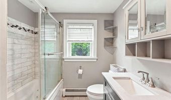216 Hyde St, Cranston, RI 02920