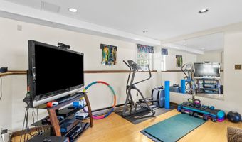 6 Gumpas Hill Rd, Pelham, NH 03076