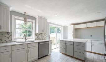 115 Sutton Ave, East Providence, RI 02914