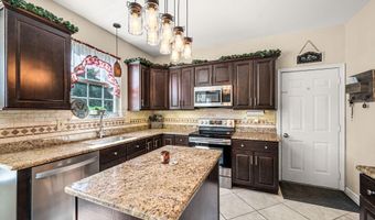 42 EMERALD RIDGE Dr, Bear, DE 19701