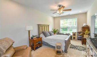 123 White Oak Road Ext, Arden, NC 28704