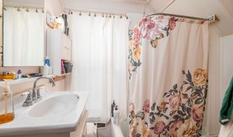 91 Gage St, Augusta, ME 04330