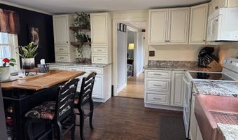 7 Garney Rd, Brookfield, NH 03872