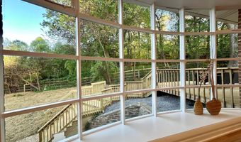 17821 POND Rd, Ashton, MD 20861