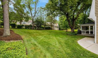 8104 BRIAR CREEK Dr, Annandale, VA 22003