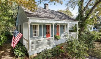 217 St Charles St, Bay St. Louis, MS 39520