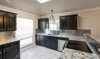 6829 GLENOAK Ln, Amarillo, TX 79109