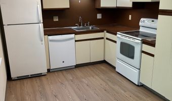 55 Founders Vlg 55, Clinton, CT 06413