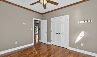 625 NW Locust St, Abingdon, VA 24210