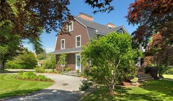 84 Rodman St, Narragansett, RI 02882