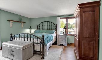 230 Schimwood Ct, Amherst, NY 14068