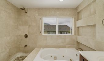 47-544 Hakuhale St, Kaneohe, HI 96744