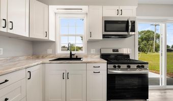 509 W State St, Ashley, IN 46705
