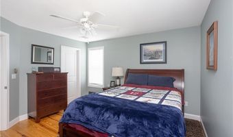 52 Bedlow Ave, Newport, RI 02840