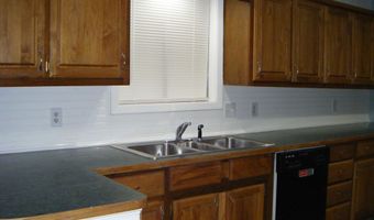 1526 Pine Manor Dr, Arkadelphia, AR 71923