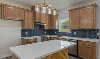 1055 N King St, Alice, TX 78332