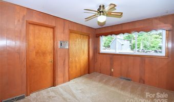 20 Sand Hill School Rd, Asheville, NC 28806