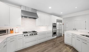 5636 Meadow Ln, Ann Arbor, MI 48105