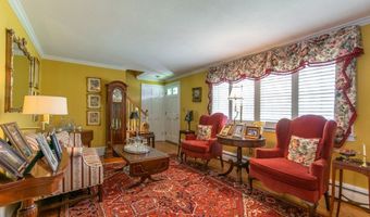 92 Forest Rd, Agawam, MA 01001