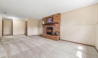 1088 Whitney Dr, Apple Valley, MN 55124